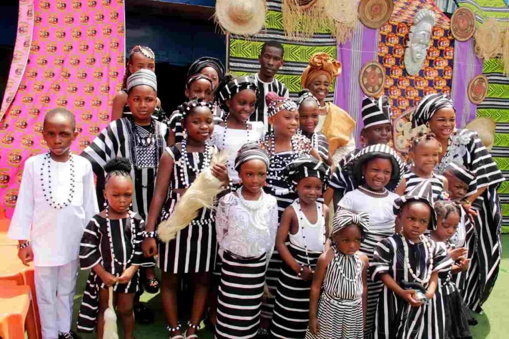 Victoria Children's School pupils in traditional dress